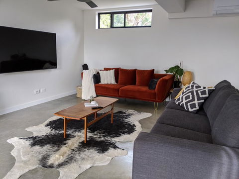 A Home Away From Home - Sunshine Coast Guide 0