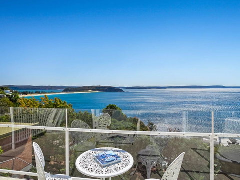 A Little Piece Of Paradise - Sunshine Coast Guide 1