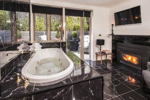 A Loft In The Mill Boutique Accommodation - Sunshine Coast Guide 1