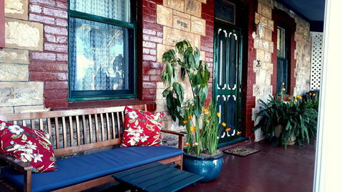 A Miner's Rest - Sunshine Coast Guide 1