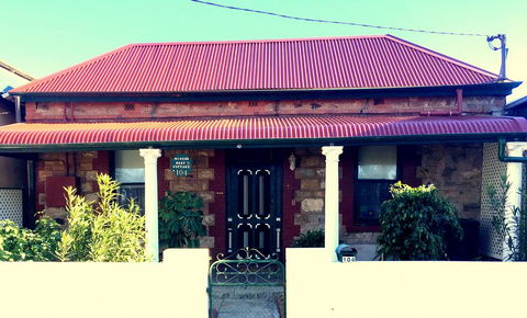 A Miner's Rest - Sunshine Coast Guide 0