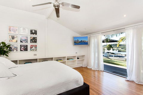 A PERFECT STAY - Aria - Holiday House - Sunshine Coast Guide 2