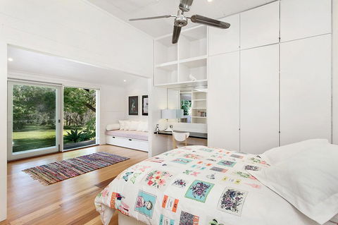 A PERFECT STAY - Aria - Holiday House - Sunshine Coast Guide 0