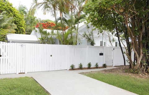 A PERFECT STAY - Barrel & Branch - Heart Of Town - Sunshine Coast Guide 1