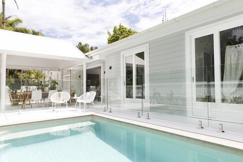 A PERFECT STAY - Barrel & Branch - Heart Of Town - Sunshine Coast Guide 0