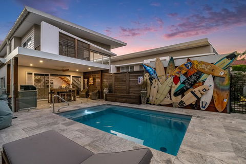 A PERFECT STAY - Byron Sunrise - Sunshine Coast Guide 0