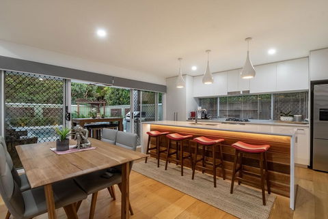 A PERFECT STAY - Byron Sunrise - Sunshine Coast Guide 2