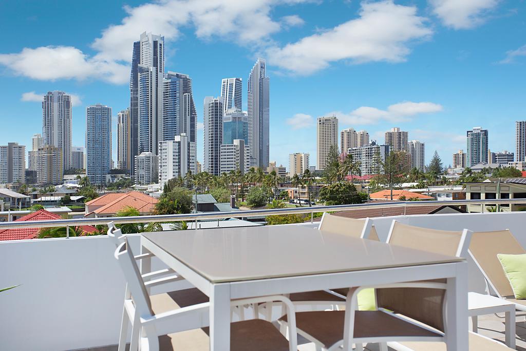 Surfers Paradise QLD Sunshine Coast Guide