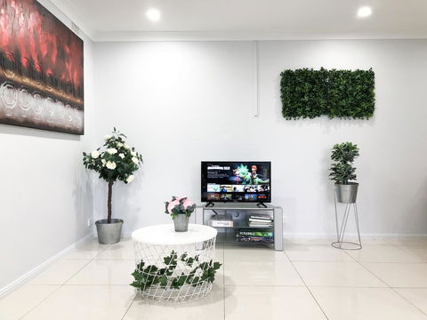 A Stylish Place - Recently Renovated Punbl - Sunshine Coast Guide 1