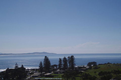 AAA Views, 2 View Street - Sunshine Coast Guide 0