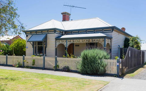 Abaleen House - Sunshine Coast Guide 0