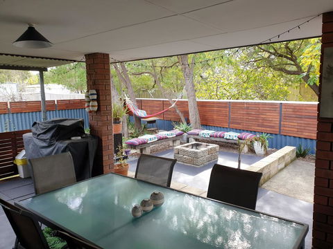 Abbey Beach Cottage - Sunshine Coast Guide 3