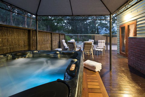 Abbotts Rest - Sunshine Coast Guide 1