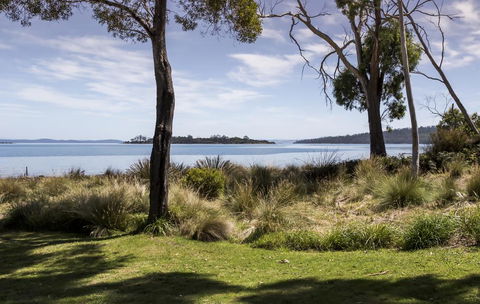 Abs By The Bay - Sunshine Coast Guide 0