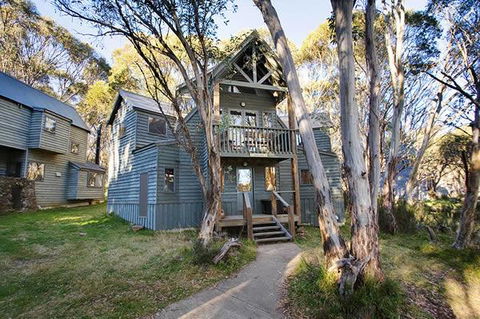 Absinthe - Sunshine Coast Guide 0