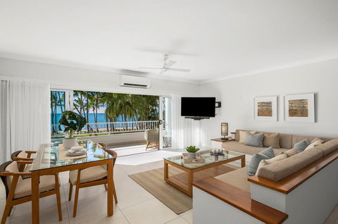 Absolute Beachfront Apt. In Alamanda Beachfront Resort (14) - Sunshine Coast Guide 0