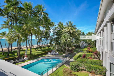Absolute Beachfront Apt. In Alamanda Beachfront Resort (14) - Sunshine Coast Guide 3