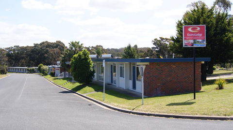 Absolute Lakes Entrance Motel - Sunshine Coast Guide 2