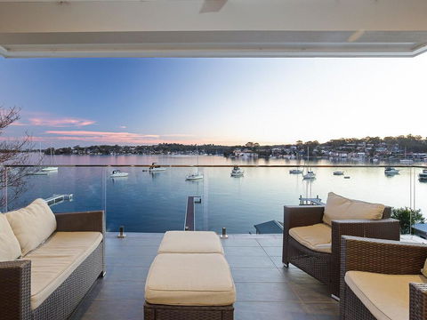 Absolute Waterfront Lakehouse Fishing Point Waterfront Pool Jetty - Sunshine Coast Guide 1