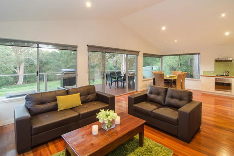 Acacia Chalets Margaret River - Sunshine Coast Guide 1