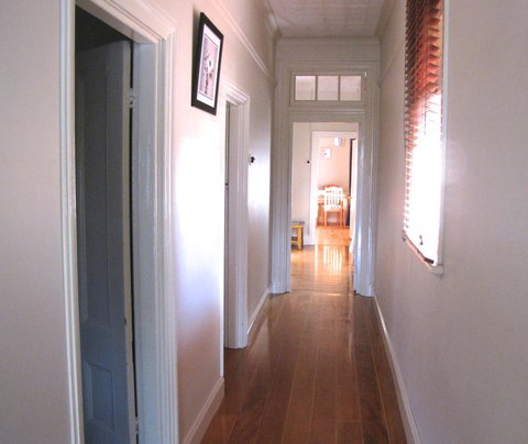 Acacia Cottage On Peel, Bathurst - Sunshine Coast Guide 3