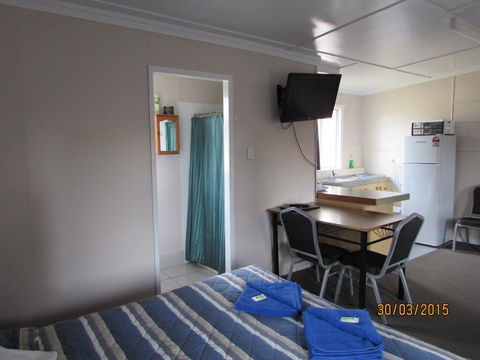 Acacia Motel - Sunshine Coast Guide 2