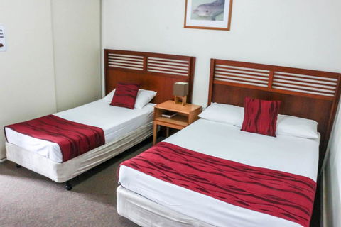 Acacia Ridge Hotel & Motel - Sunshine Coast Guide 1