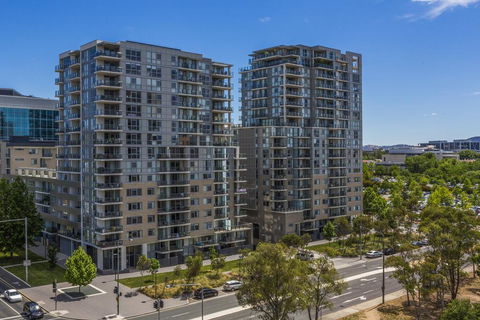 Accommodate Canberra - New Acton - Sunshine Coast Guide 3