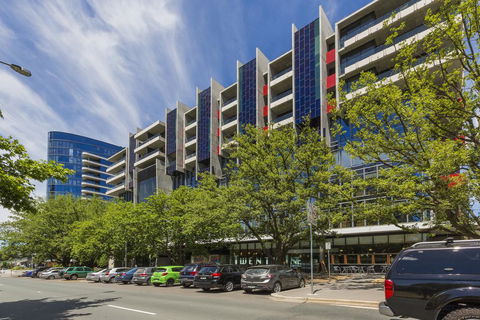Accommodate Canberra - New Acton - Sunshine Coast Guide 1