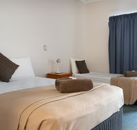 Accommodation on Denham - Sunshine Coast Guide