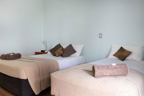 Accommodation On Denham - Sunshine Coast Guide 1