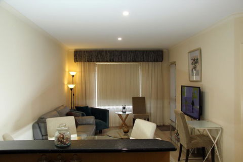 ADELAIDE CBD APARTMENT - 3BR, 2BATH & CARPARK - Sunshine Coast Guide 2