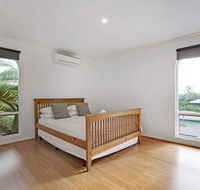 Adelaide Holiday Homes - Sunshine Coast Guide