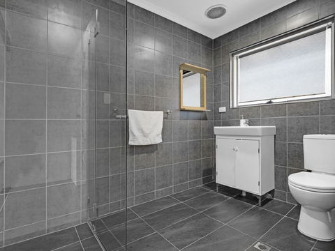 Adelaide Holiday Homes - Sunshine Coast Guide 1
