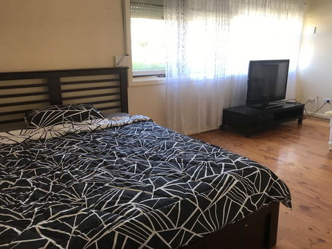 Adelaide Northern B&B - Sunshine Coast Guide 0