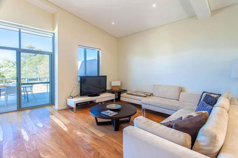 Eagle Escape I Private Properties - Sunshine Coast Guide 2