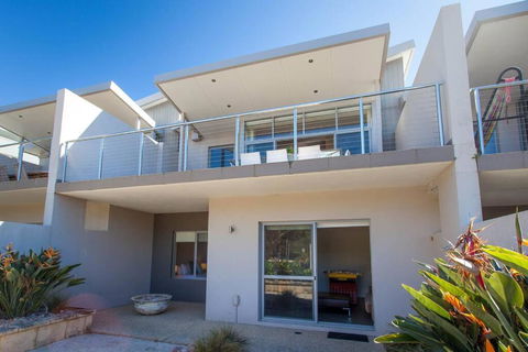Eagle Escape I Private Properties - Sunshine Coast Guide 1