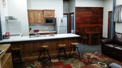 Eagle Foundry Bed & Breakfast - Sunshine Coast Guide 0