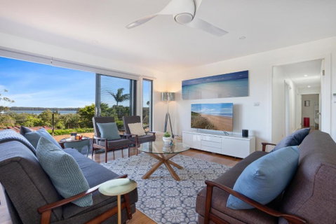 EAST52A - Lake Views - Sunshine Coast Guide 0