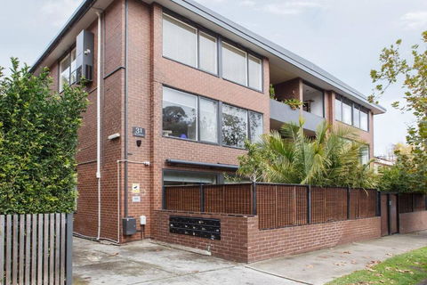 Edge Of Elwood - Unwind In Style By St Kilda Beach - Sunshine Coast Guide 3