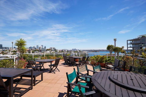 Elegant Studio With Rooftop Harbour Views - Sunshine Coast Guide 0