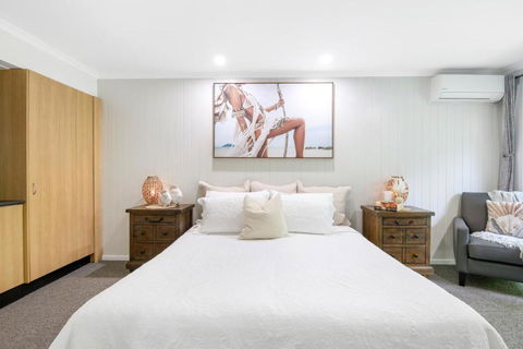Elvis Romance At The Beach - Sunshine Coast Guide 1