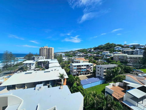 Entire 2 Bedroom Apartment W/ Ocean Views - Sunshine Coast Guide 2