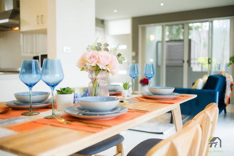 Entire 3 Bedrooms Townhouse In Baulkham Hills - Sunshine Coast Guide 0