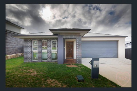 Entire 4 BR House In Moncrieff Close To Playground - Sunshine Coast Guide 1