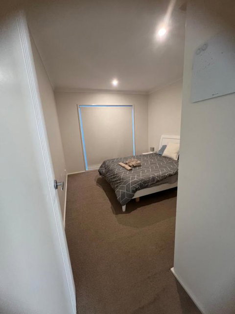 Entire 4 BR House In Moncrieff Close To Playground - Sunshine Coast Guide 4