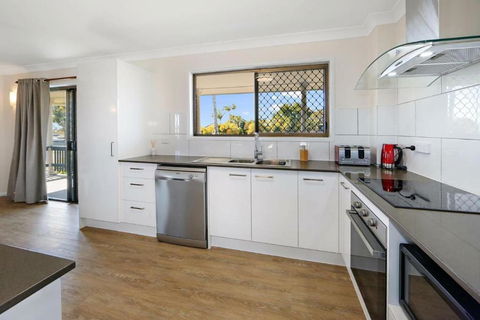 Entire Home Minutes To Beach - Sunshine Coast Guide 1