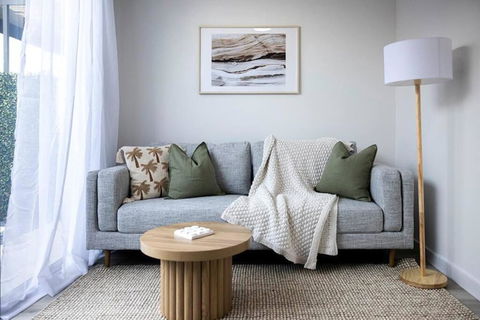 Esplanade Elegance Seaford: Sleeps 7 - Sunshine Coast Guide 4
