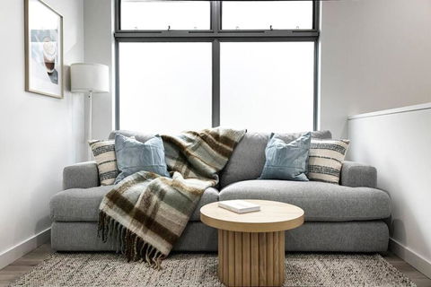 Esplanade Elegance Seaford: Sleeps 7 - Sunshine Coast Guide 3