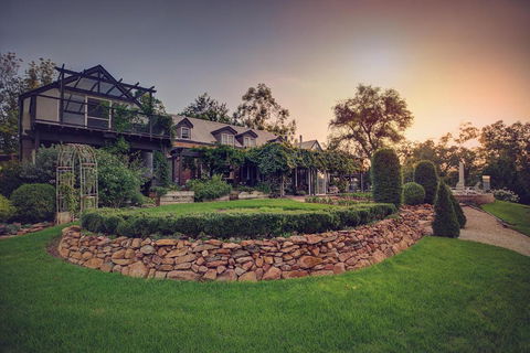 Evanslea Luxury Boutique Accommodation - Sunshine Coast Guide 0